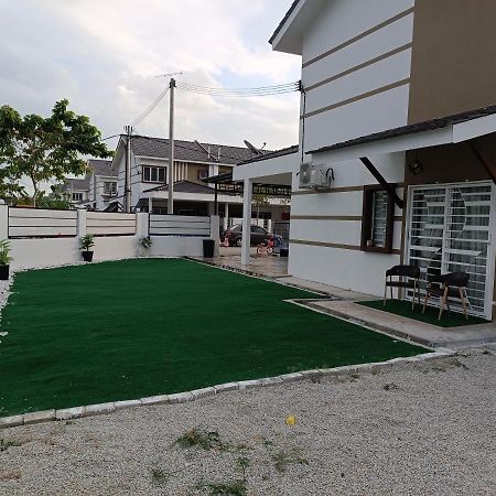 In Homestay Corner Batu Pahat Exterior photo